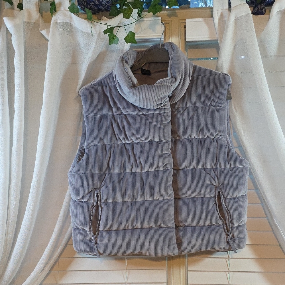 Women's Gray Puffer Vest